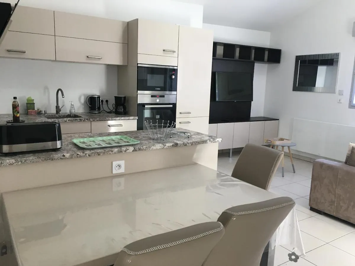 Apartment Ski 3 Vallees A 80M Telecabine De L'Olympe - Appt 50M2, 3Etoiles Brides-les-Bains France